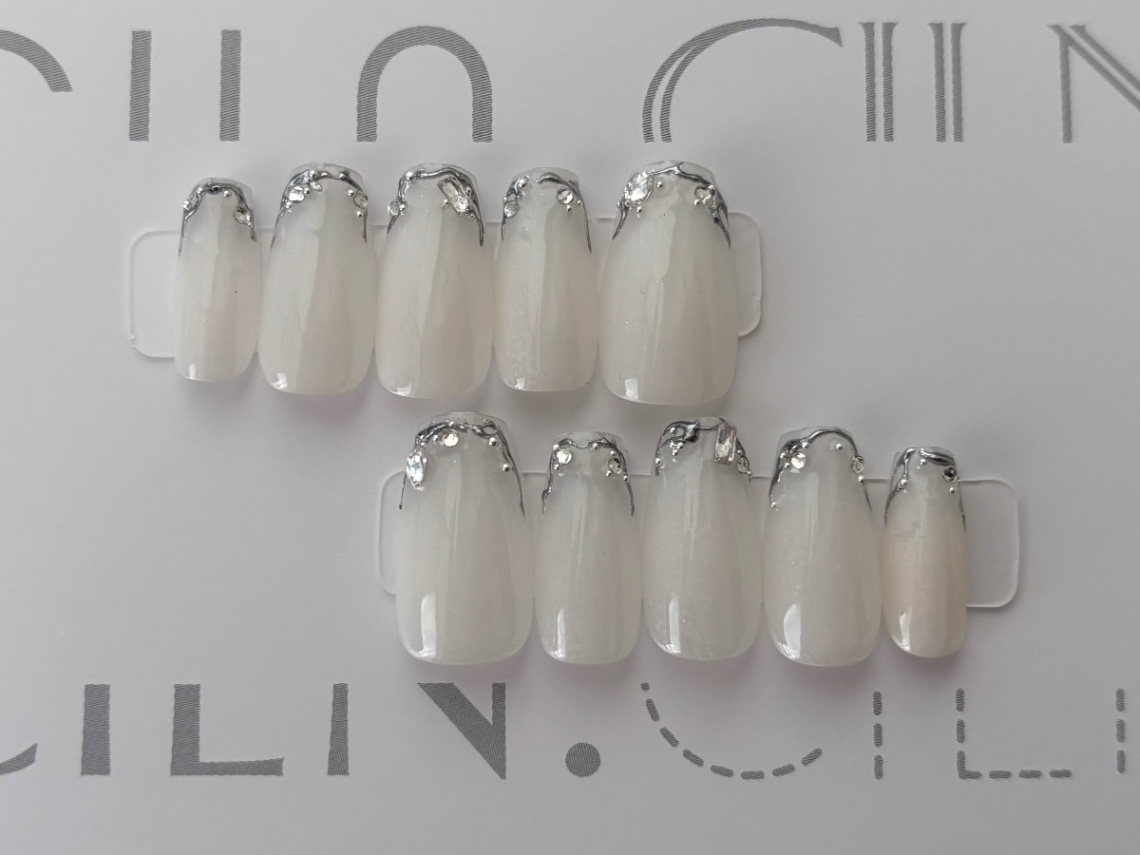 乳白色ニュアンスミラーデザイン 2枚目