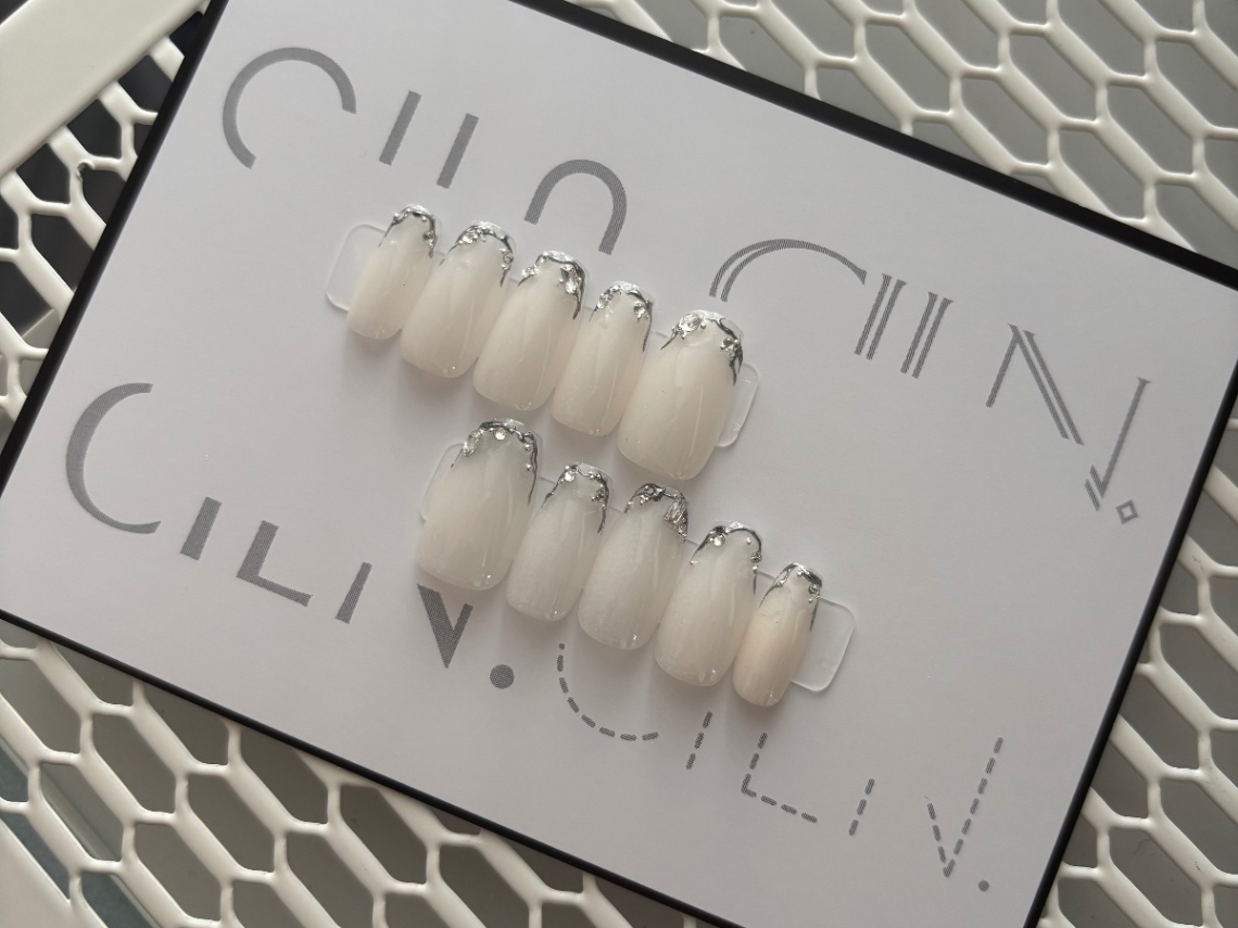 乳白色ニュアンスミラーデザイン 3枚目