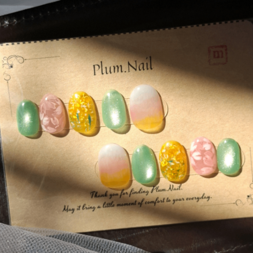 ⑧Mネイルチップ｜桜×菜の花ニュアンス｜洗練・上品・エレガント・高級感｜春風景ネイル・大人かわいい｜ショートオーバル｜現品Mサイズ｜結婚式・ブライダル・お呼ばれ・パーティー・デート・特別な日