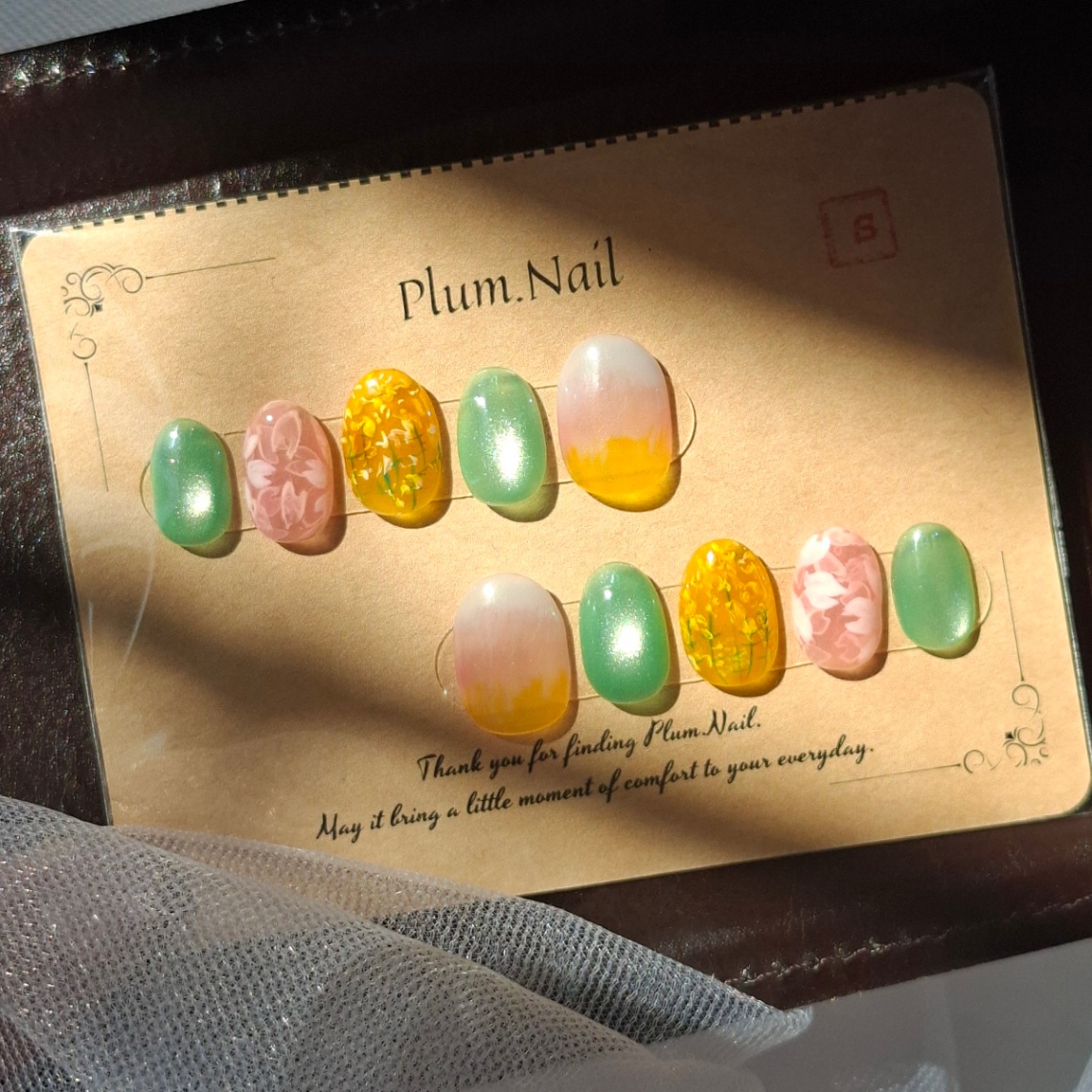 ⑧Sネイルチップ｜桜×菜の花ニュアンス｜洗練・上品・エレガント・高級感｜春風景ネイル・大人かわいい｜ショートオーバル｜現品Sサイズ｜結婚式・ブライダル・お呼ばれ・パーティー・デート・特別な日