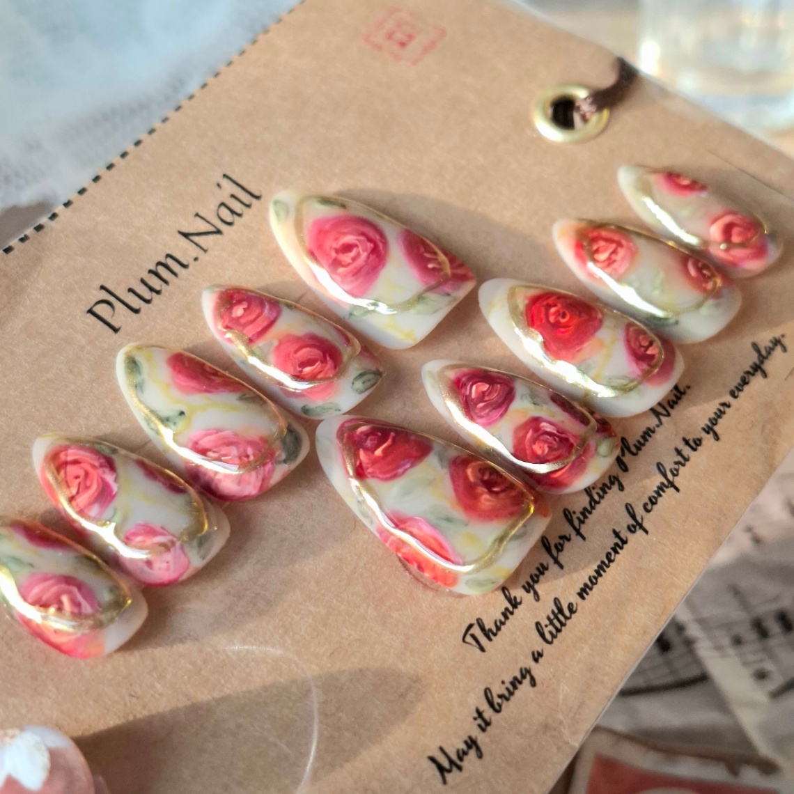 ①ネイルチップ｜ローズフラワー×ゴールドライン｜洗練・上品・エレガント・高級感｜大人ニュアンス・フェミニン｜アーモンド｜現品Mサイズ｜結婚式・ブライダル・お呼ばれ・パーティー・デート・特別な日 4枚目