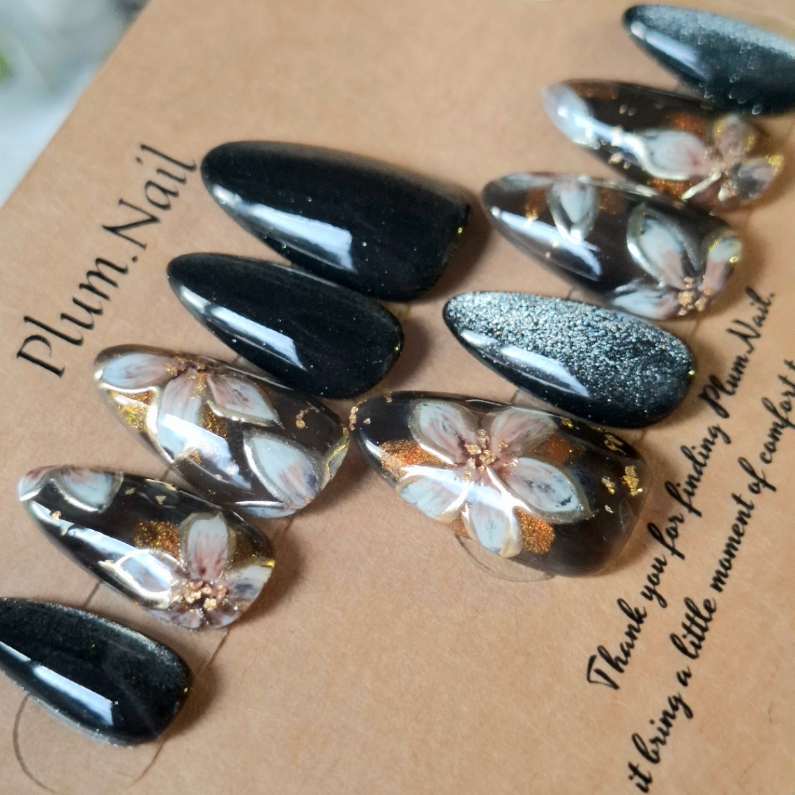 ②ネイルチップ｜グレーブラック×手描きフラワー｜洗練・上品・エレガント・高級感｜大人シック・ニュアンス｜アーモンド｜現品Sサイズ｜結婚式・ブライダル・お呼ばれ・パーティー・デート・特別な日 3枚目