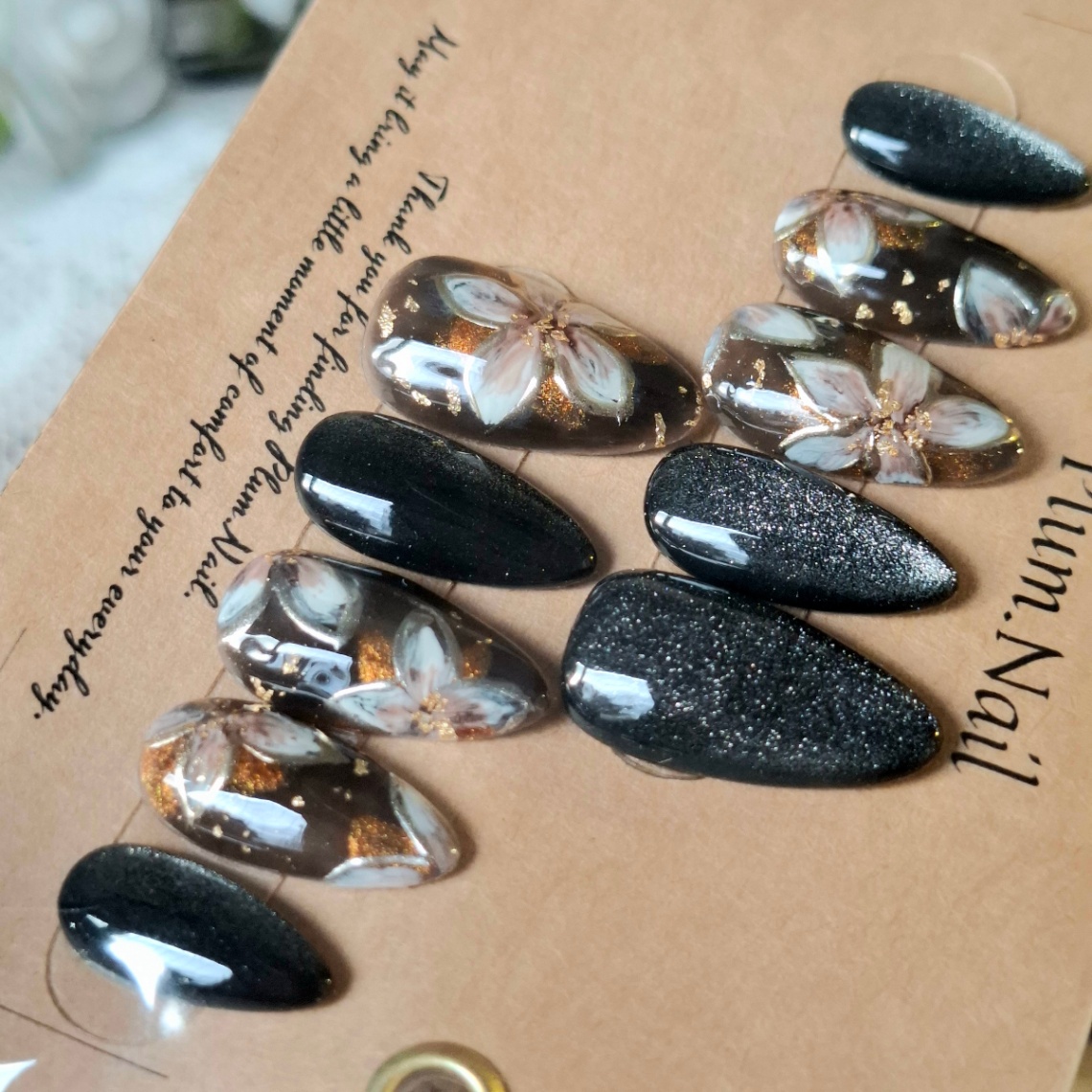 ②ネイルチップ｜グレーブラック×手描きフラワー｜洗練・上品・エレガント・高級感｜大人シック・ニュアンス｜アーモンド｜現品Sサイズ｜結婚式・ブライダル・お呼ばれ・パーティー・デート・特別な日 4枚目