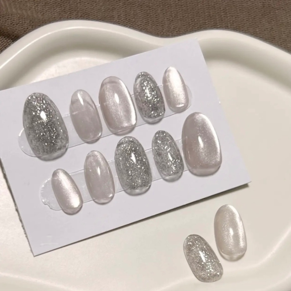 【#2 大人のための上質シルバーマグネット ×洗練ブラックラメ ネイルチップ】