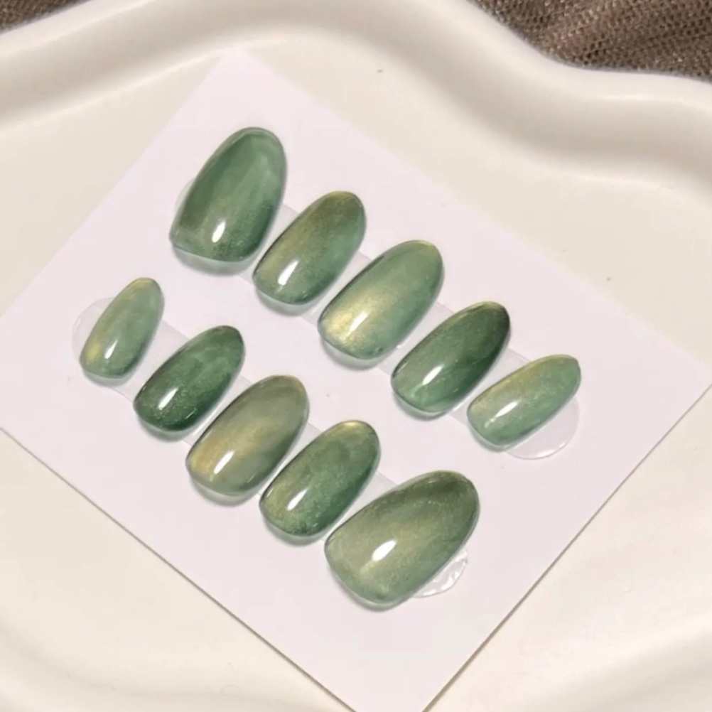 【#4 媚びない色香オリーブゴールドマグネットネイルチップ】