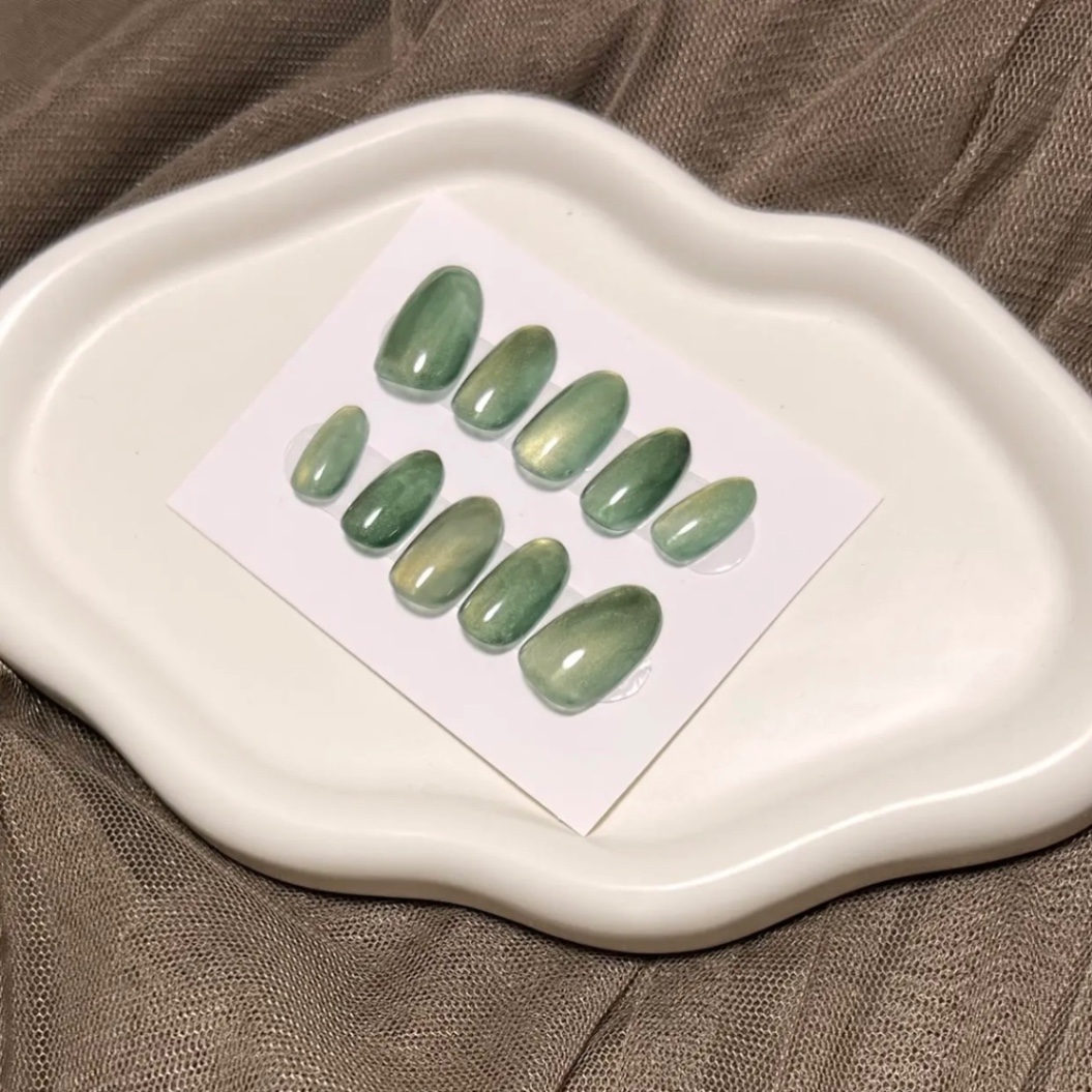 【#4 媚びない色香オリーブゴールドマグネットネイルチップ】 2枚目