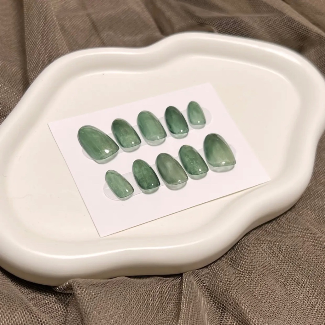 【#4 媚びない色香オリーブゴールドマグネットネイルチップ】 3枚目