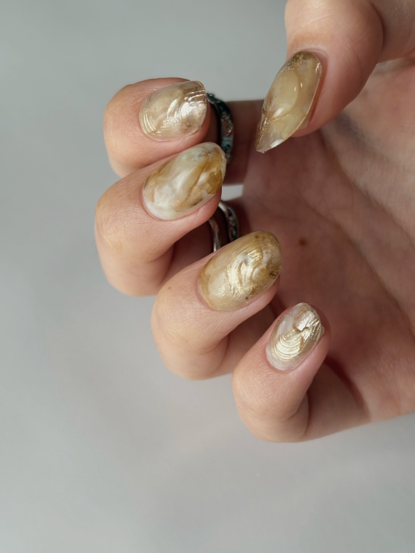 gold wave ニュアンスネイル 3枚目