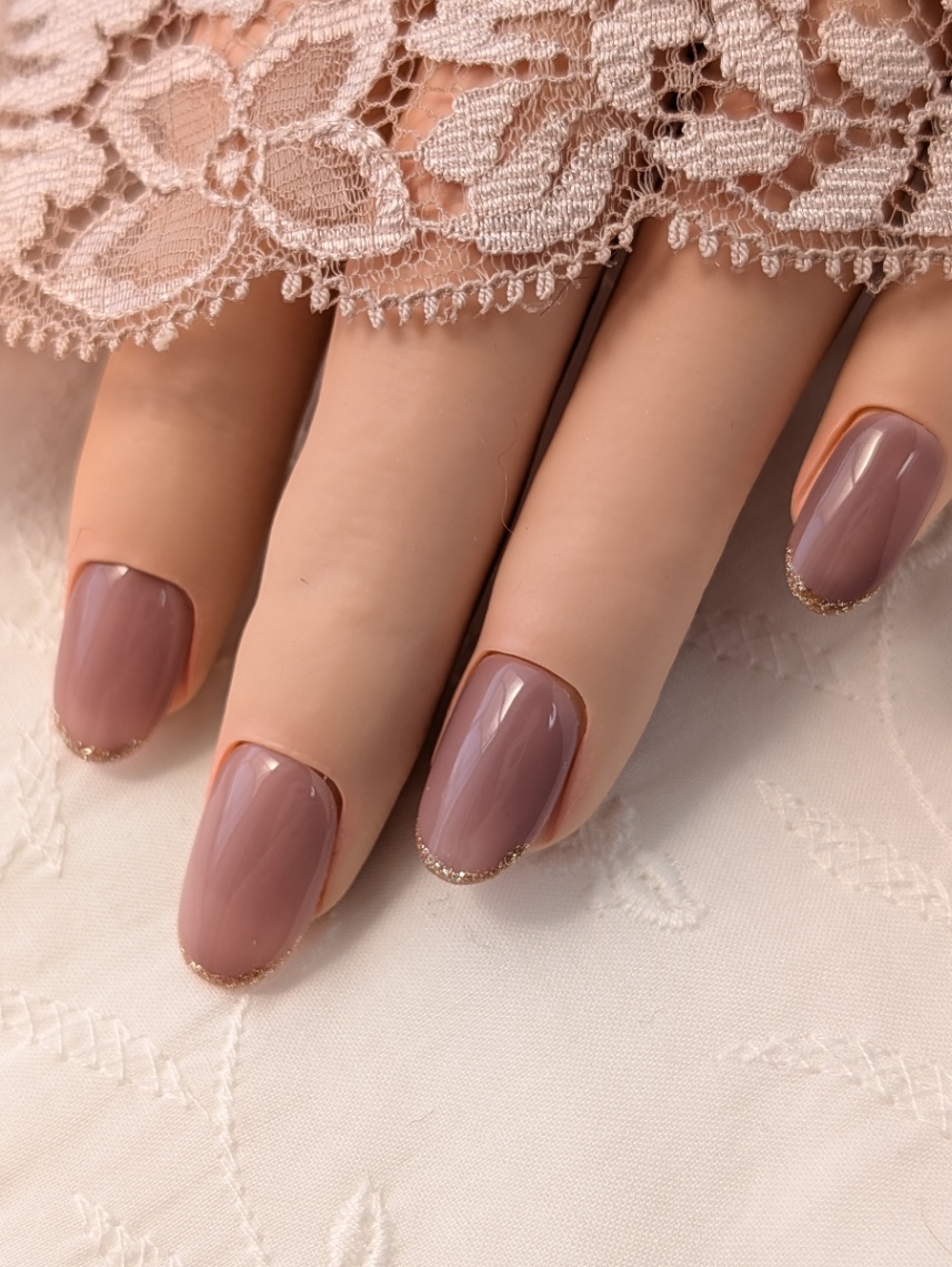 大人くすみピンク×ゴールドラメフレンチ｜上品シンプルネイルチップ｜オフィス・ブライダル・入学式 055 2枚目