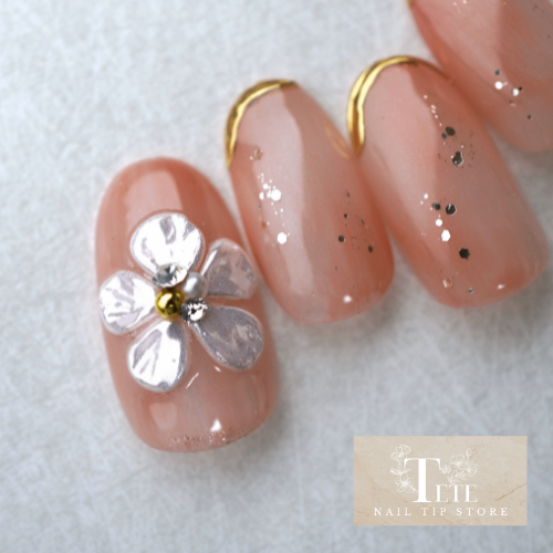 【３】パールホワイトフラワー×ニュアンスネイル 2枚目