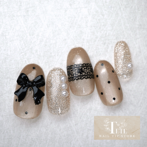 【４】大人ガーリーネイル 1枚目