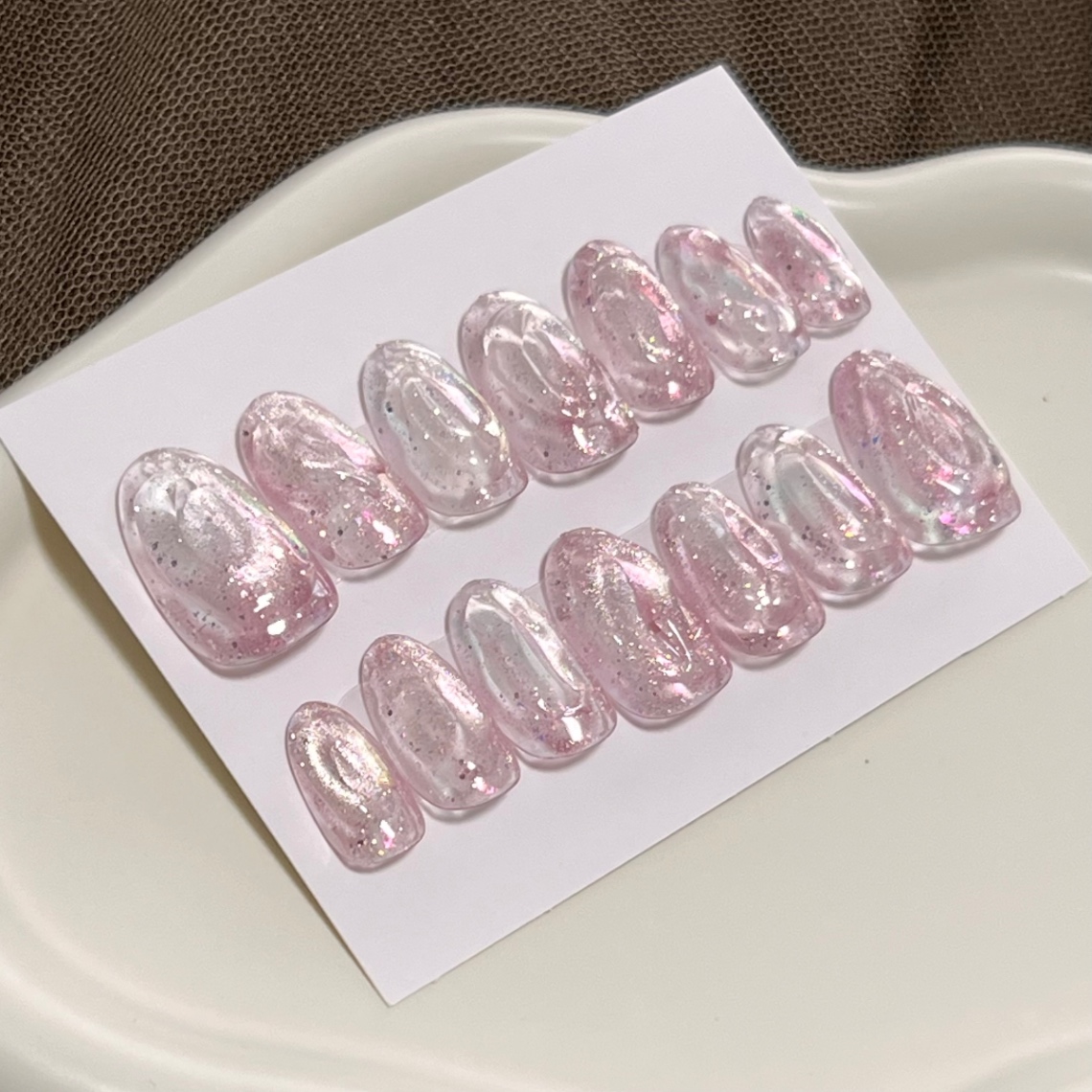 
【#8ネイルチップ】ぷっくりローズピンクのニュアンス透け艶ネイルチップ 2枚目