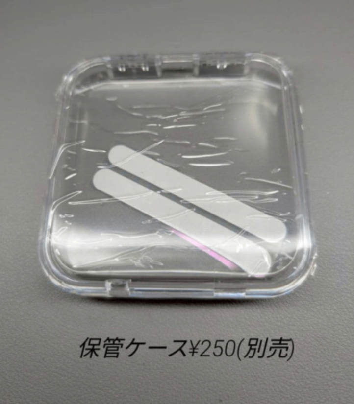 上品ベージュニュアンスネイル｜ゴールドライン＆パール｜ブライダル・オフィス｜大人かわいいネイルチップ 056 3枚目