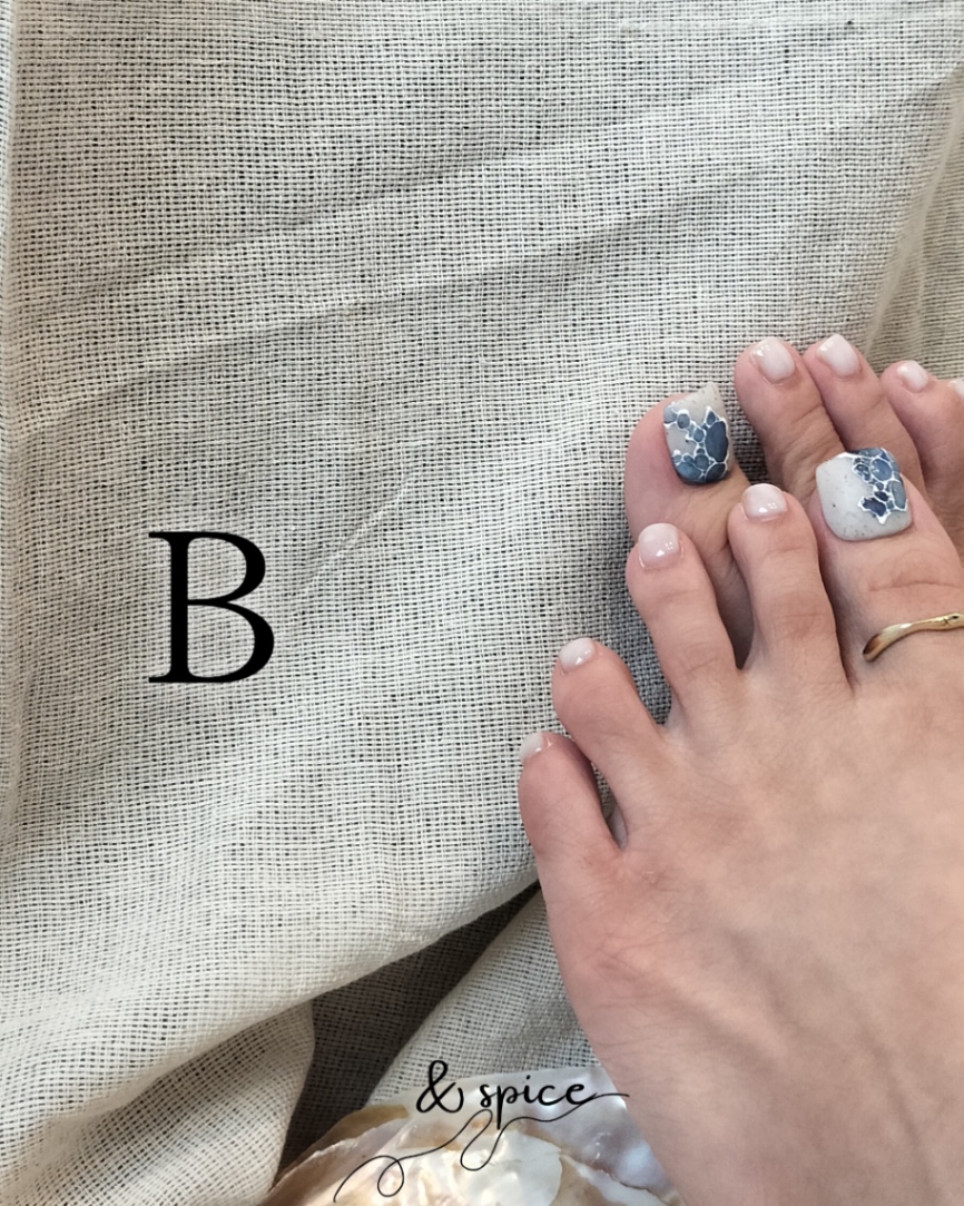 foot nail / フットネイル/涼しげ 爽やか繊細ネイル きれいめデザイン 6枚目